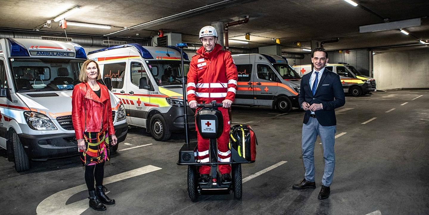 Sanitäter auf Rettungssegway