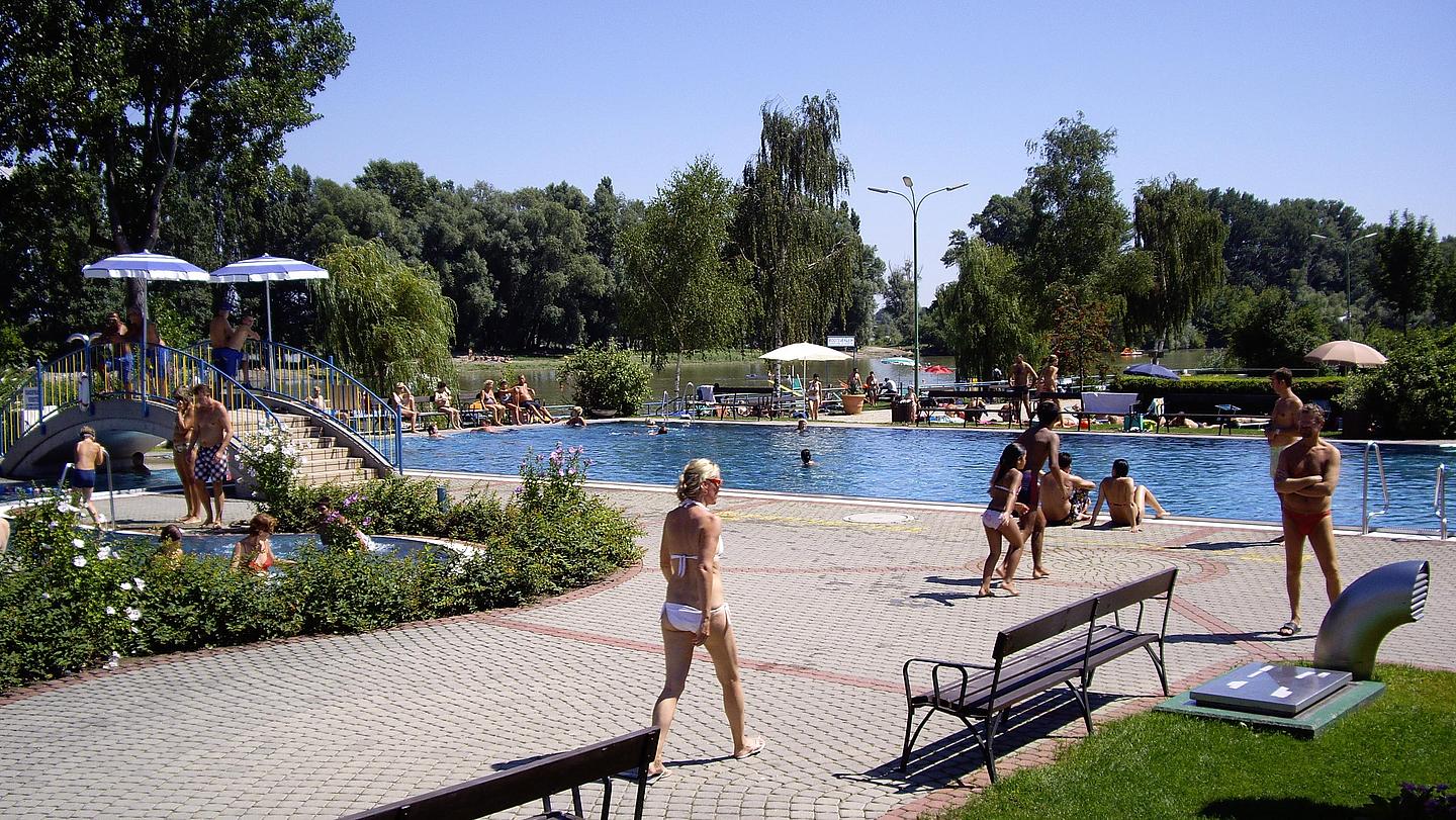 Sonniger Tag im Strandbad Klosterneuburg