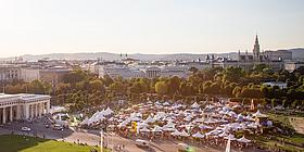 Festival mit Zelten am Wiener Heldenplatz