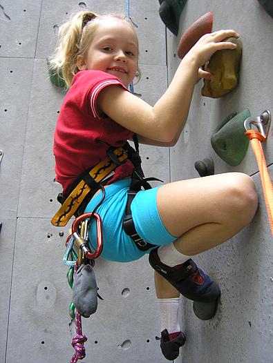 Kinderklettern in der ÖTK Halle