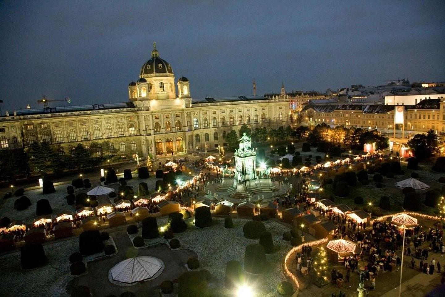 Weihnachtsmarkt Maria Theresien Platz