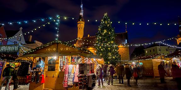 Weihnachtsmarkt erstrahlt in festlichem Glanz