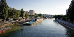 Das Badeschiff am Donaukanal Wien