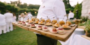 Flying Buffet: Wenn das Essen durch die Party fliegt