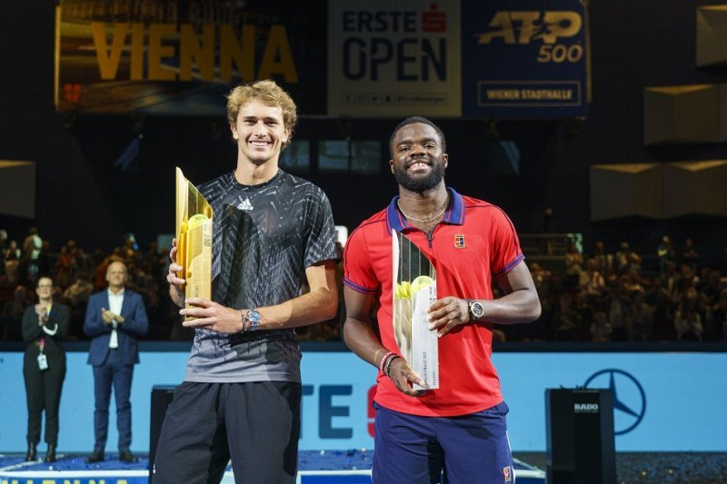 Die Erste Bank Open-Finalisten 2021 Alexander Zverev und Frances Tiafoe bei der Siegerehrung