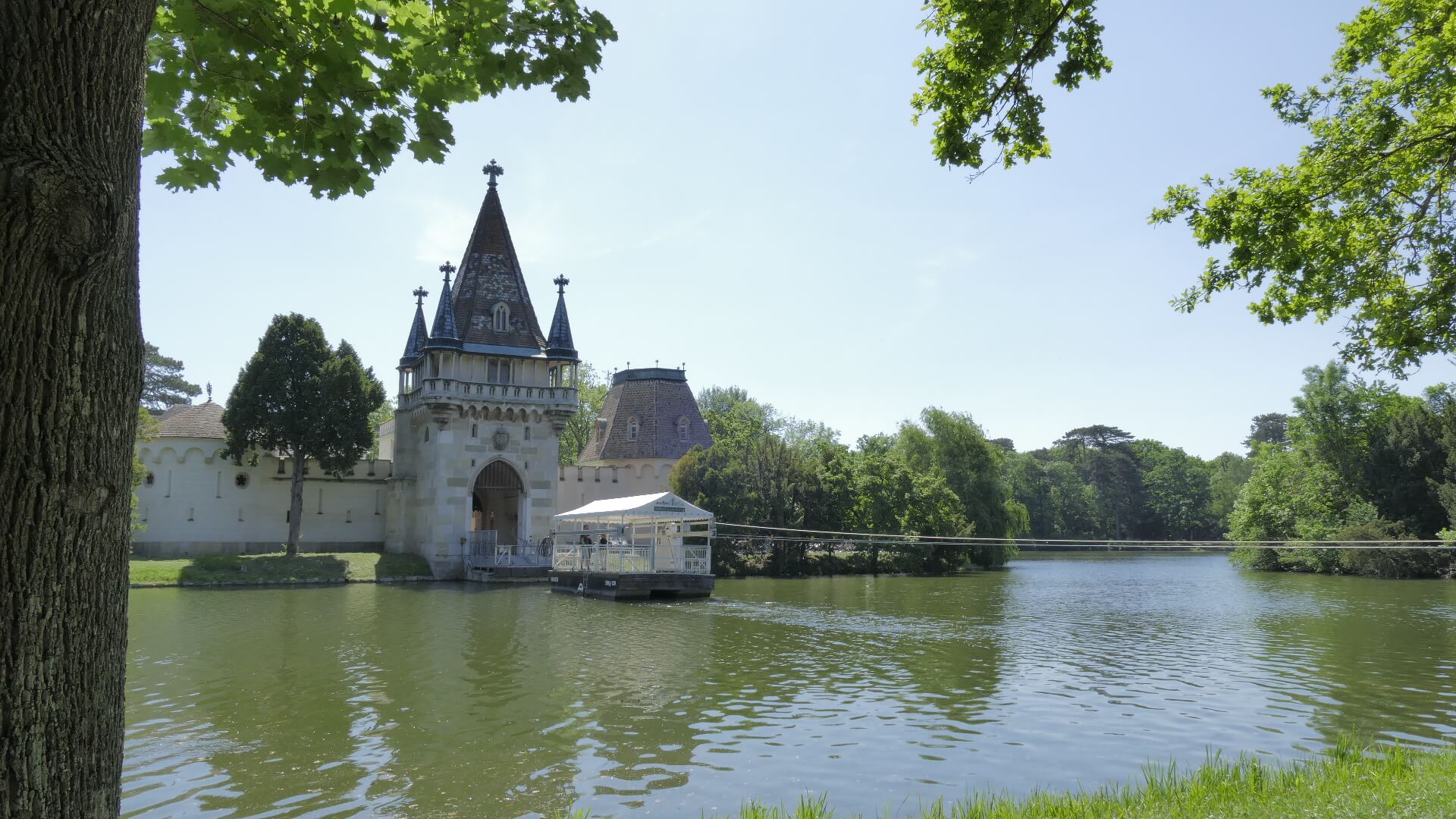 Aufnahme der Franzensburg am Schlossteich Laxenburg